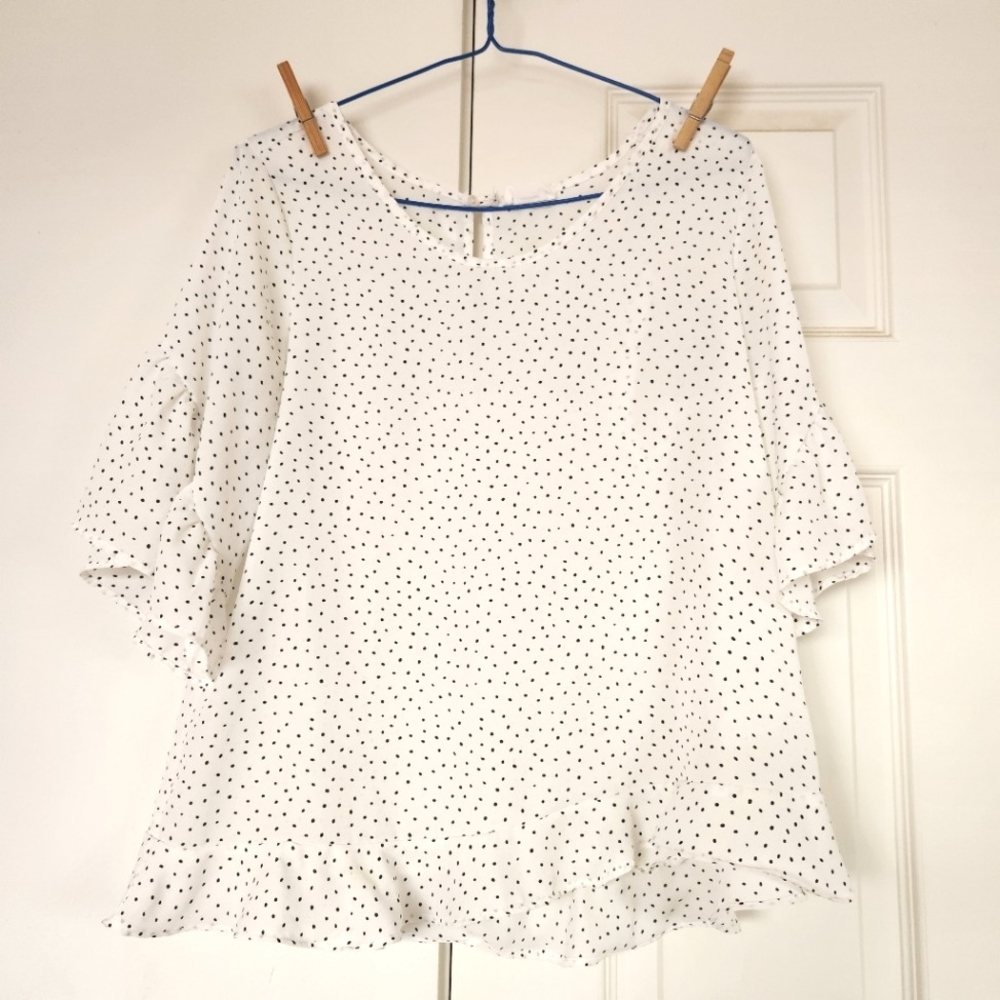 Sienna Sky XS 3/4 sleeve polka dot top
